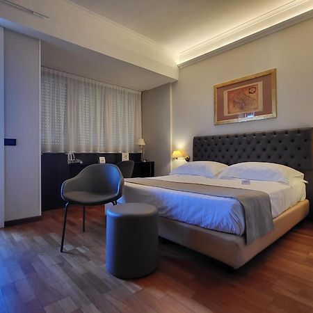 Hotel Plaza Pescara Kültér fotó