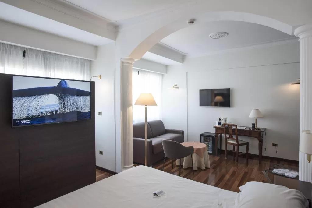 Hotel Plaza Pescara Kültér fotó
