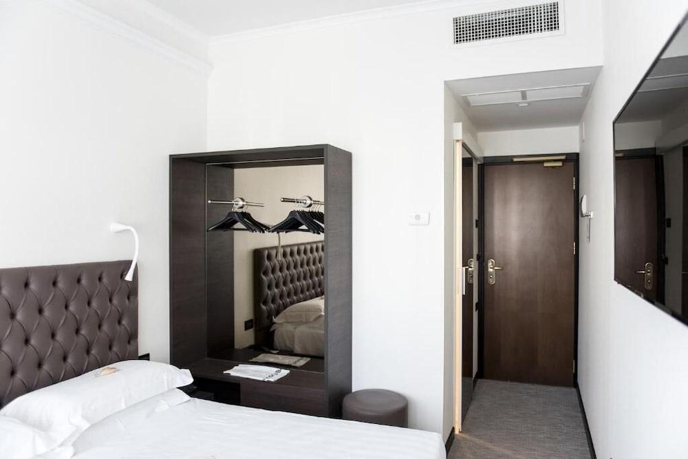 Hotel Plaza Pescara Kültér fotó