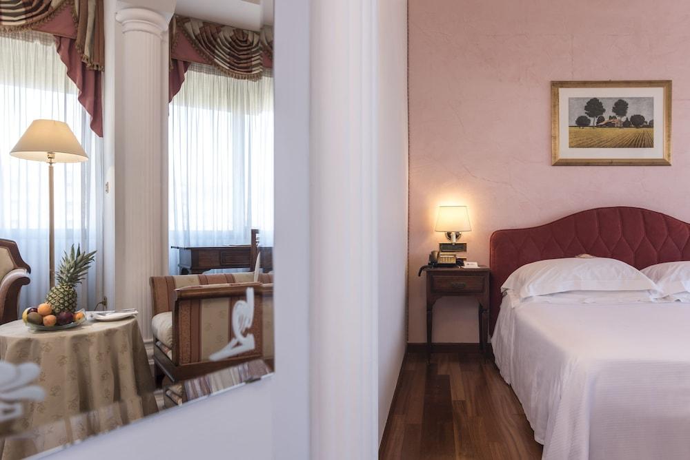 Hotel Plaza Pescara Kültér fotó