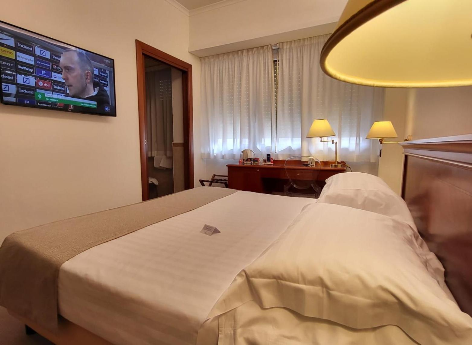 Hotel Plaza Pescara Kültér fotó